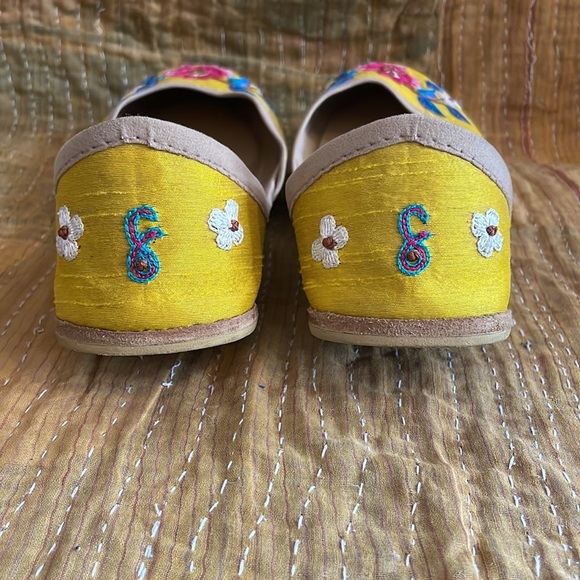 EUC Fuchsia Sunflower Flats - Picture 4 of 11